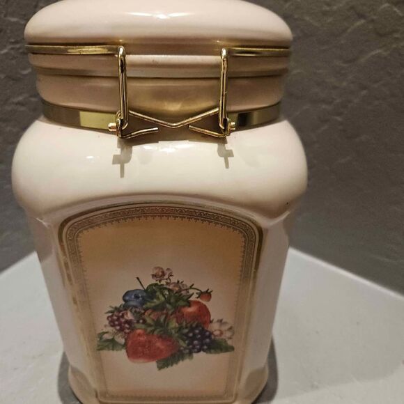 Knotts Berry Farm 10" Cookie Jar Kitchen Canister - Picture 5 of 10